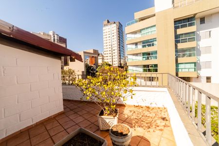 Apartamento à venda com 200m², 4 quartos e 1 vaga Apartamento à venda com 200m², 4 quartos e 1 vagaTerraço