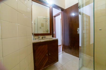 Apartamento à venda com 200m², 4 quartos e 1 vaga Apartamento à venda com 200m², 4 quartos e 1 vagaBanheiro Social