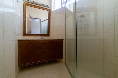 Apartamento à venda com 200m², 4 quartos e 1 vaga Apartamento à venda com 200m², 4 quartos e 1 vagaBanheiro da Suíte 1