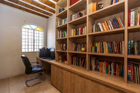 Casa à venda com 680m², 4 quartos e 6 vagasQuarto 5