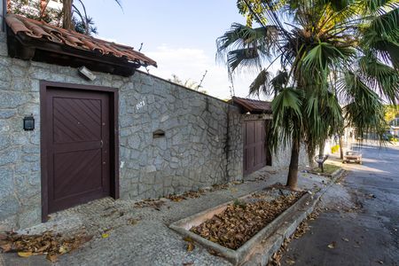 Casa à venda com 680m², 4 quartos e 6 vagasFachada