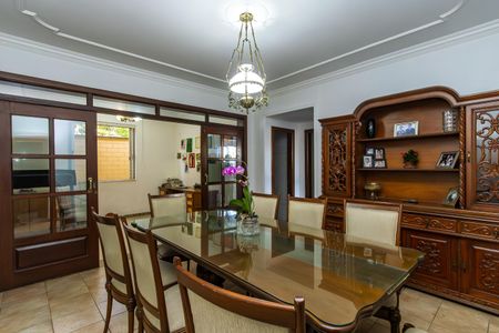 Casa à venda com 680m², 4 quartos e 6 vagasSala de Jantar