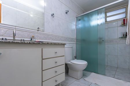 Casa à venda com 680m², 4 quartos e 6 vagasBanheiro da Suite