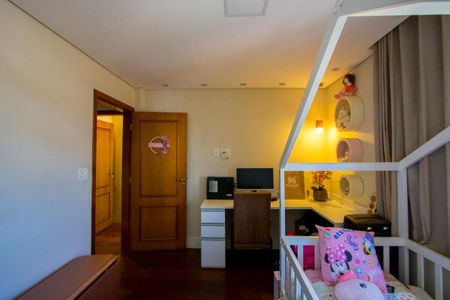 Apartamento à venda com 75m², 2 quartos e 2 vagasQuarto 2