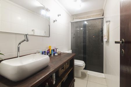 Apartamento à venda com 64m², 2 quartos e 1 vaga Apartamento à venda com 64m², 2 quartos e 1 vagaBanheiro Social