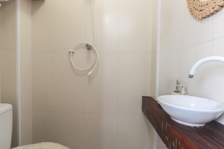 Apartamento à venda com 64m², 2 quartos e 1 vaga Apartamento à venda com 64m², 2 quartos e 1 vagaBanheiro de Serviço