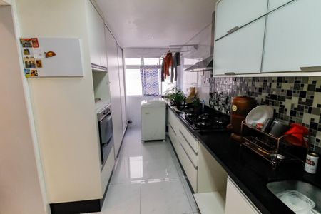 Apartamento à venda com 75m², 2 quartos e 1 vaga Apartamento à venda com 75m², 2 quartos e 1 vagaCozinha - Armários