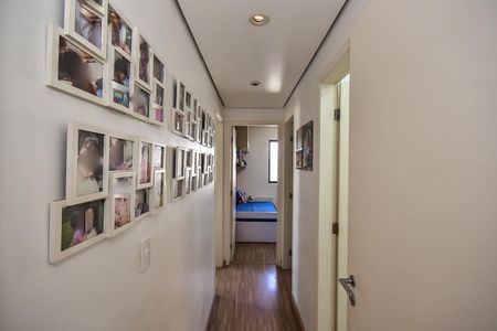 Apartamento à venda com 127m², 4 quartos e 2 vagasCorredor