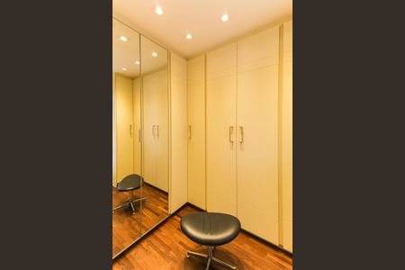 Apartamento à venda com 224m², 3 quartos e 4 vagas Apartamento à venda com 224m², 3 quartos e 4 vagasQuarto 4 - Suíte
