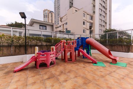 Apartamento à venda com 224m², 3 quartos e 4 vagas Apartamento à venda com 224m², 3 quartos e 4 vagasÁrea comum - Playground
