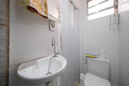 Casa à venda com 180m², 3 quartos e 4 vagasBanheiro da Suíte 2