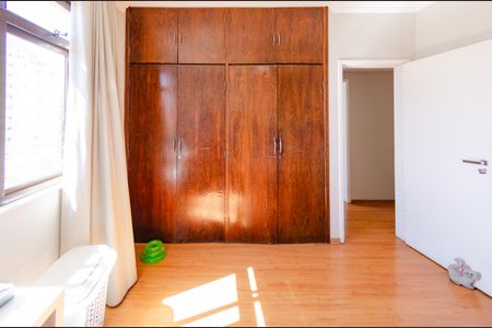 Apartamento à venda com 129m², 4 quartos e 2 vagas Apartamento à venda com 129m², 4 quartos e 2 vagasQuarto 1