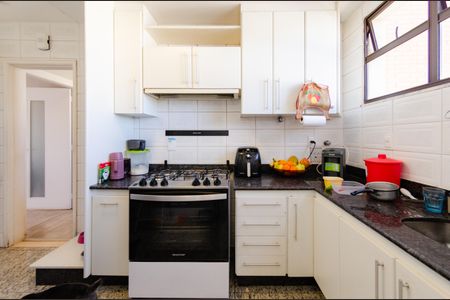 Apartamento à venda com 129m², 4 quartos e 2 vagas Apartamento à venda com 129m², 4 quartos e 2 vagasCozinha