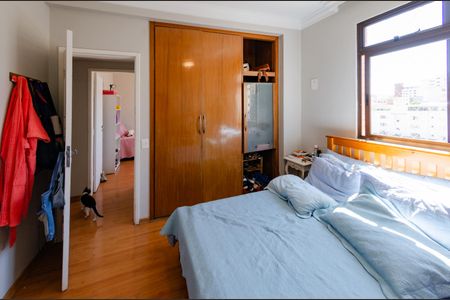 Apartamento à venda com 129m², 4 quartos e 2 vagas Apartamento à venda com 129m², 4 quartos e 2 vagasSuíte