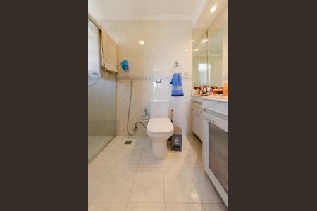 Apartamento à venda com 129m², 4 quartos e 2 vagas Apartamento à venda com 129m², 4 quartos e 2 vagasBanheiro suíte