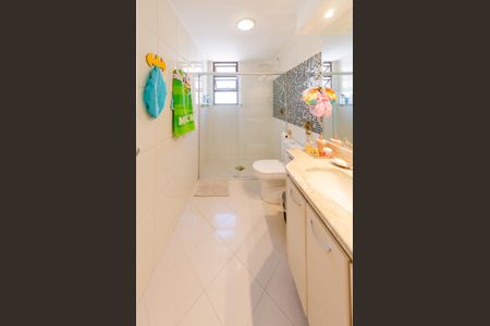 Apartamento à venda com 129m², 4 quartos e 2 vagas Apartamento à venda com 129m², 4 quartos e 2 vagasBanheiro social