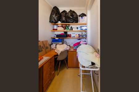 Apartamento à venda com 129m², 4 quartos e 2 vagas Apartamento à venda com 129m², 4 quartos e 2 vagasQuarto de serviço