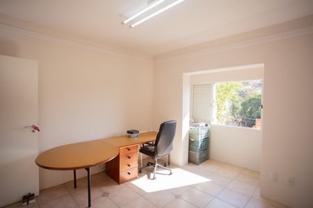 Casa à venda com 220m², 4 quartos e 2 vagas Casa à venda com 220m², 4 quartos e 2 vagasQuarto 1