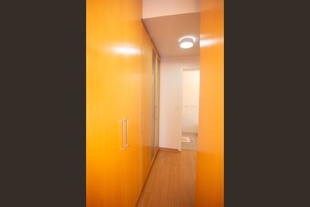 Casa à venda com 220m², 4 quartos e 2 vagas Casa à venda com 220m², 4 quartos e 2 vagasSuíte