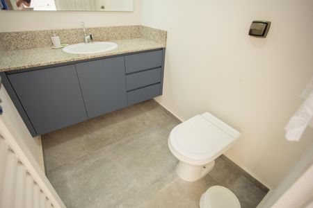 Casa à venda com 220m², 4 quartos e 2 vagas Casa à venda com 220m², 4 quartos e 2 vagasLavabo