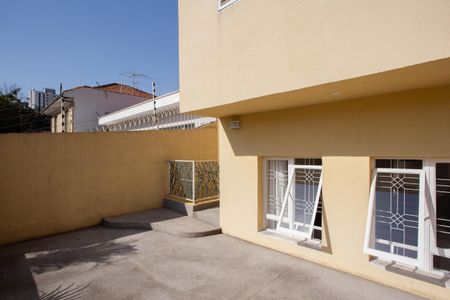 Casa à venda com 220m², 4 quartos e 2 vagas Casa à venda com 220m², 4 quartos e 2 vagasVaranda