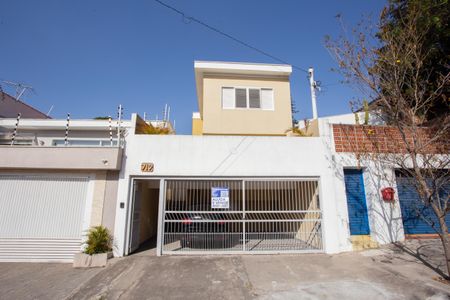 Casa à venda com 220m², 4 quartos e 2 vagas Casa à venda com 220m², 4 quartos e 2 vagasFachada com plaquinha
