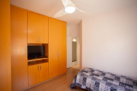 Casa à venda com 220m², 4 quartos e 2 vagas Casa à venda com 220m², 4 quartos e 2 vagasQuarto 2