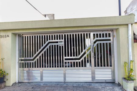 Casa à venda com 150m², 2 quartos e 2 vagas Casa à venda com 150m², 2 quartos e 2 vagasFachada