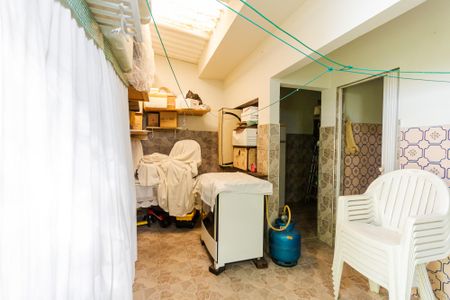 Casa à venda com 150m², 2 quartos e 2 vagas Casa à venda com 150m², 2 quartos e 2 vagasÁrea de Serviço