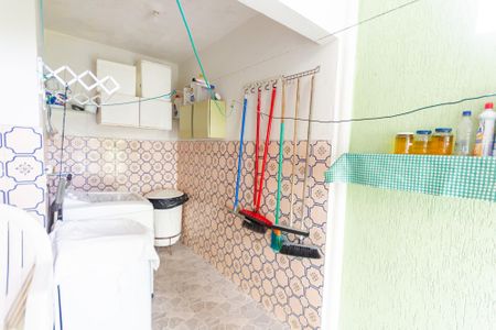 Casa à venda com 150m², 2 quartos e 2 vagas Casa à venda com 150m², 2 quartos e 2 vagasÁrea de Serviço