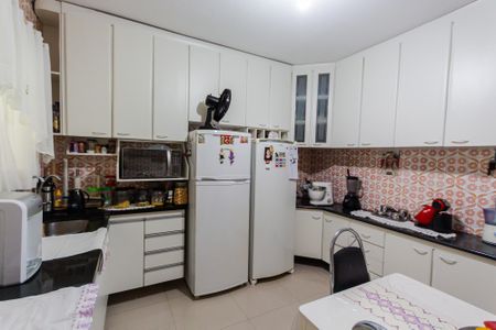 Casa à venda com 150m², 2 quartos e 2 vagas Casa à venda com 150m², 2 quartos e 2 vagasCozinha