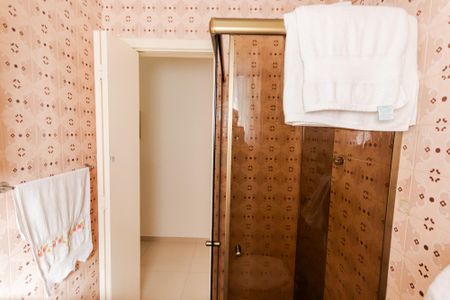 Casa à venda com 150m², 2 quartos e 2 vagas Casa à venda com 150m², 2 quartos e 2 vagasBanheiro Social