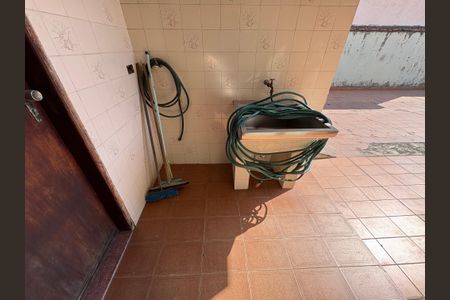 Casa à venda com 378m², 3 quartos e 11 vagas Casa à venda com 378m², 3 quartos e 11 vagasÁrea de Serviço 2