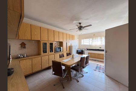 Casa à venda com 378m², 3 quartos e 11 vagas Casa à venda com 378m², 3 quartos e 11 vagasCozinha