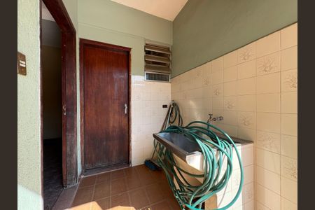 Casa à venda com 378m², 3 quartos e 11 vagas Casa à venda com 378m², 3 quartos e 11 vagasÁrea de Serviço 2