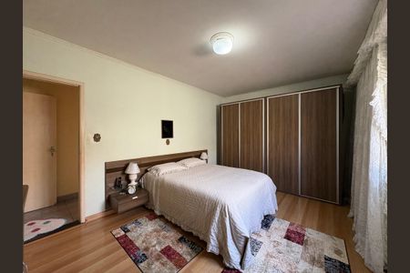 Casa à venda com 378m², 3 quartos e 11 vagas Casa à venda com 378m², 3 quartos e 11 vagasQuarto 2