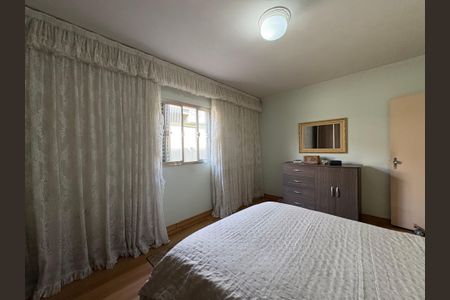 Casa à venda com 378m², 3 quartos e 11 vagas Casa à venda com 378m², 3 quartos e 11 vagasQuarto 2