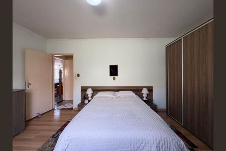 Casa à venda com 378m², 3 quartos e 11 vagas Casa à venda com 378m², 3 quartos e 11 vagasQuarto 2