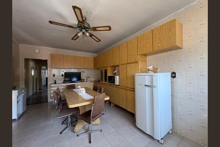 Casa à venda com 378m², 3 quartos e 11 vagas Casa à venda com 378m², 3 quartos e 11 vagasCozinha