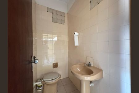 Casa à venda com 378m², 3 quartos e 11 vagas Casa à venda com 378m², 3 quartos e 11 vagasBanheiro de Serviço