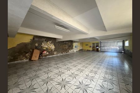 Casa à venda com 378m², 3 quartos e 11 vagas Casa à venda com 378m², 3 quartos e 11 vagasGaragem