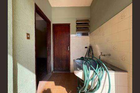 Casa à venda com 378m², 3 quartos e 11 vagas Casa à venda com 378m², 3 quartos e 11 vagasÁrea de Serviço 2