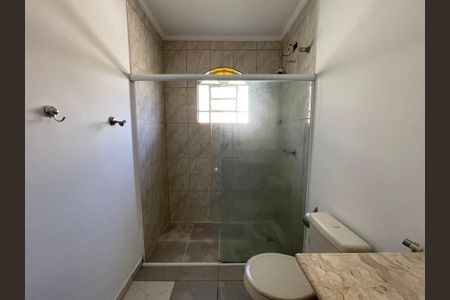Casa à venda com 300m², 6 quartos e 4 vagas Casa à venda com 300m², 6 quartos e 4 vagasBanheiro