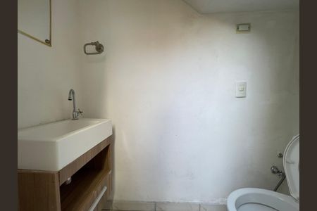 Casa à venda com 300m², 6 quartos e 4 vagas Casa à venda com 300m², 6 quartos e 4 vagasBanheiro 4