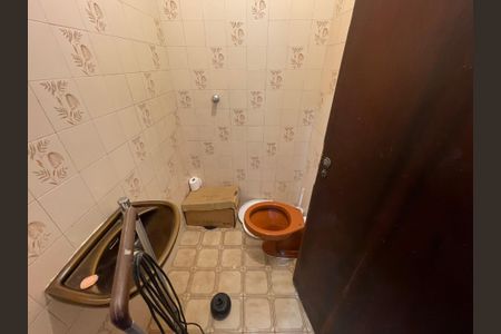 Casa à venda com 300m², 6 quartos e 4 vagas Casa à venda com 300m², 6 quartos e 4 vagasBanheiro 3