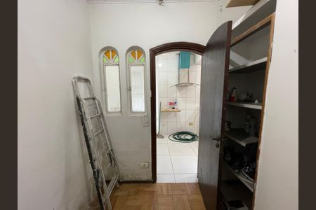 Casa à venda com 300m², 6 quartos e 4 vagas Casa à venda com 300m², 6 quartos e 4 vagasQuarto 4