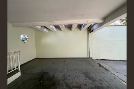 Casa à venda com 300m², 6 quartos e 4 vagas Casa à venda com 300m², 6 quartos e 4 vagasGaragem