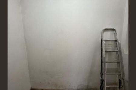 Casa à venda com 300m², 6 quartos e 4 vagas Casa à venda com 300m², 6 quartos e 4 vagasQuarto 4