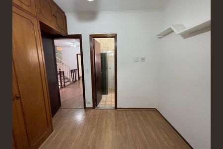 Casa à venda com 300m², 6 quartos e 4 vagas Casa à venda com 300m², 6 quartos e 4 vagasQuarto 2