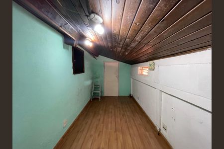 Casa à venda com 300m², 6 quartos e 4 vagas Casa à venda com 300m², 6 quartos e 4 vagasQuarto 3